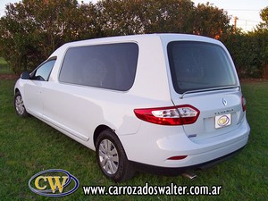 Renault Fluence Techo Elevado Fúnebre