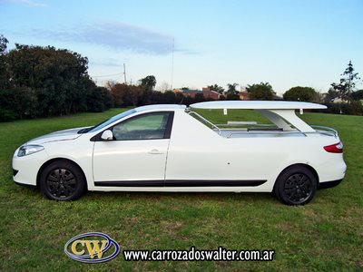 Coche Fúnebre Renault Fluence